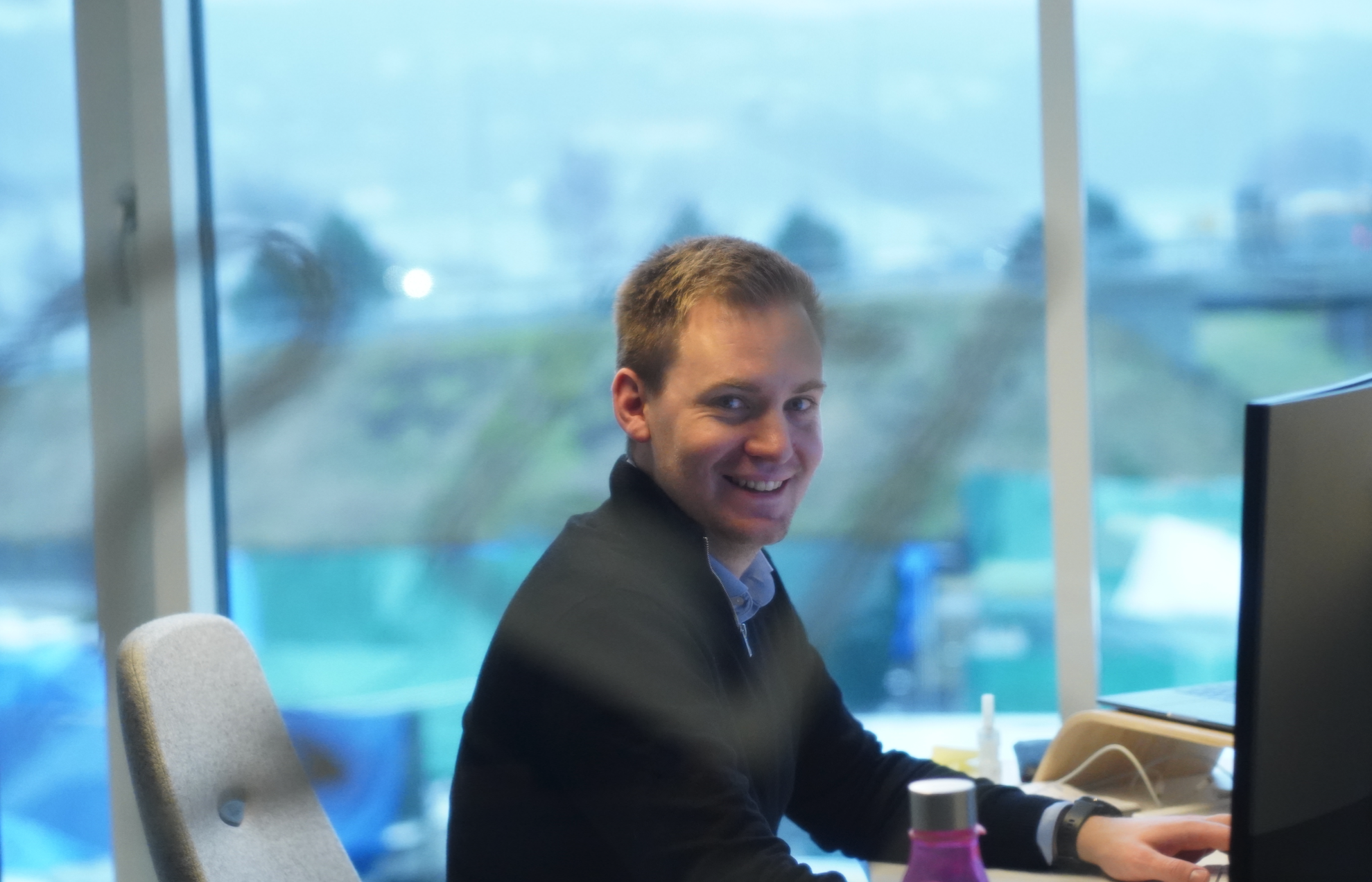 Fredrik jobber på økonomi. Han anbefaler Checkin som et effektivt system til sine regnskapskollegaer innen eventbransjen.